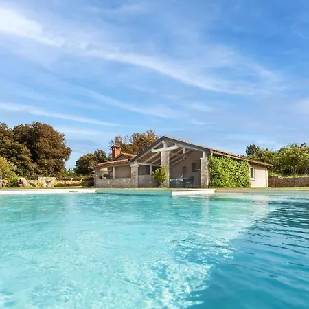 别墅 Dioniz 罗维尼